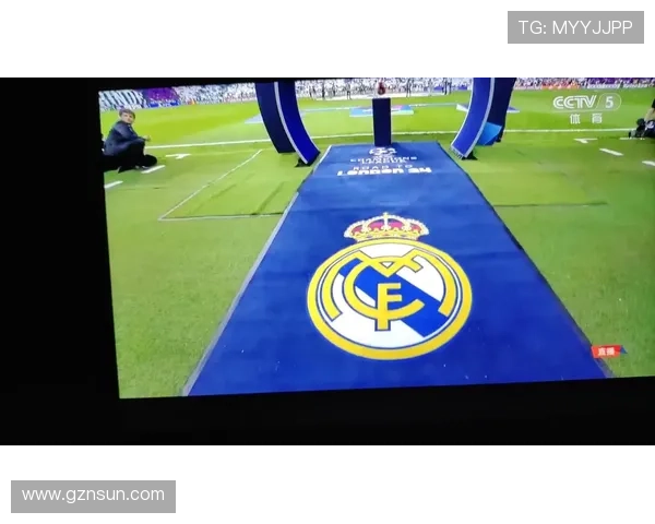 拉莫斯现身伯纳乌观欧冠皇马战