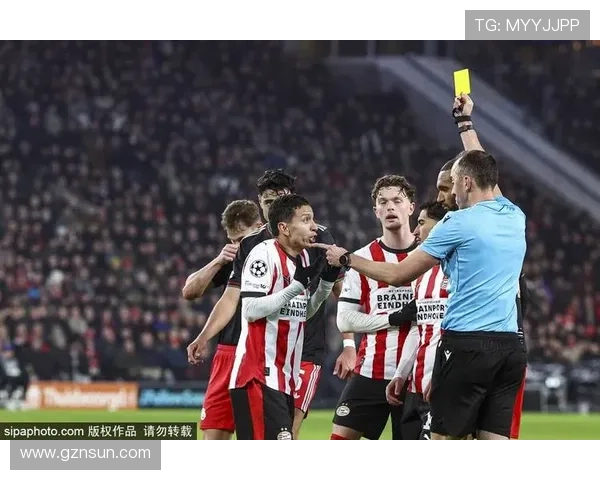 拜仁与17岁天才梅孔-卡多佐续约至长期