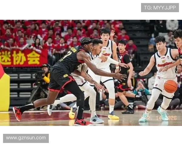 广东大胜四川终结30连败 萨姆纳引领胜利 广东大胜四川终结30连败 萨姆纳引领胜利